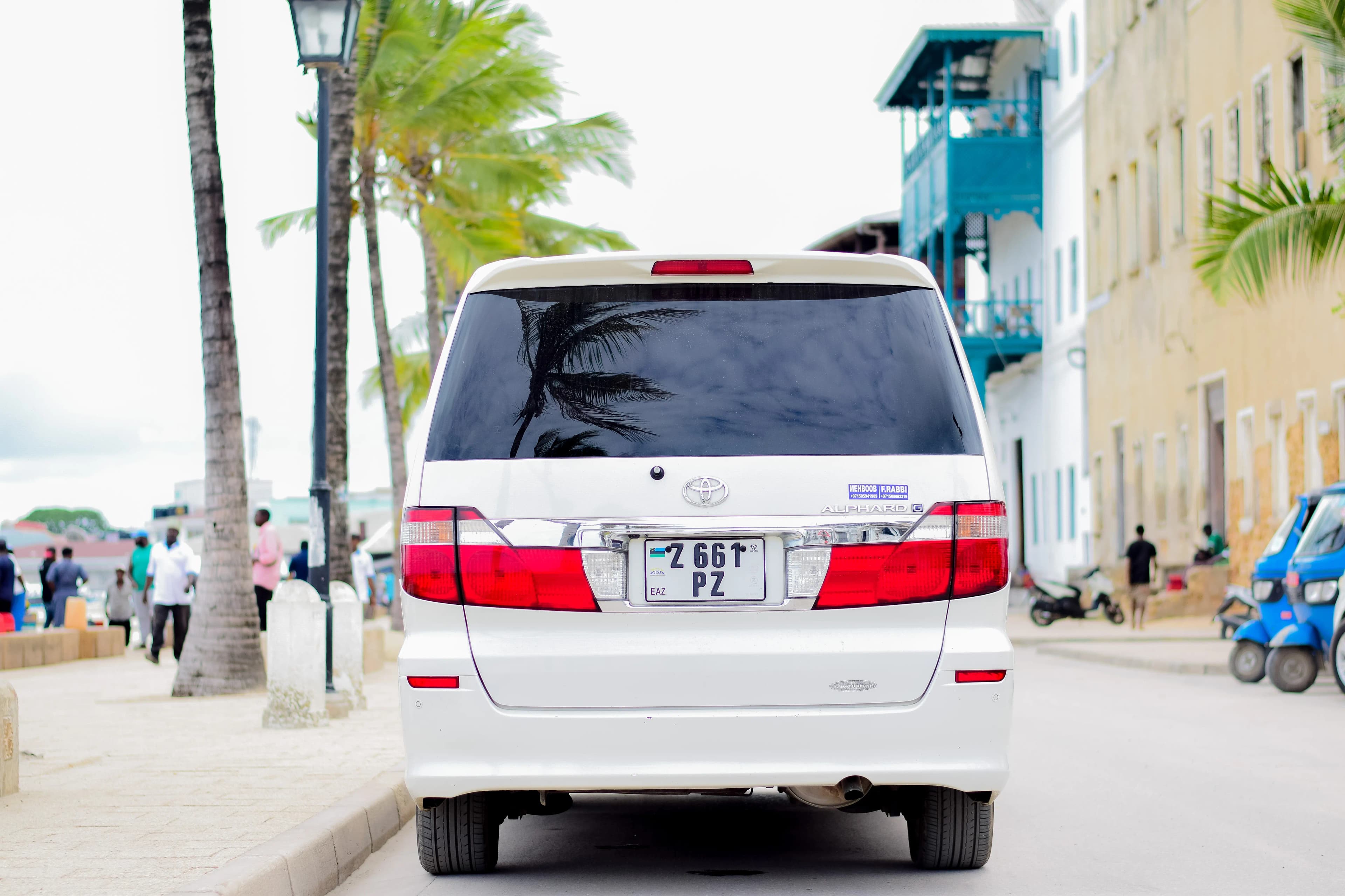 Toyota Alphard car hire Zanzibar - photo 5